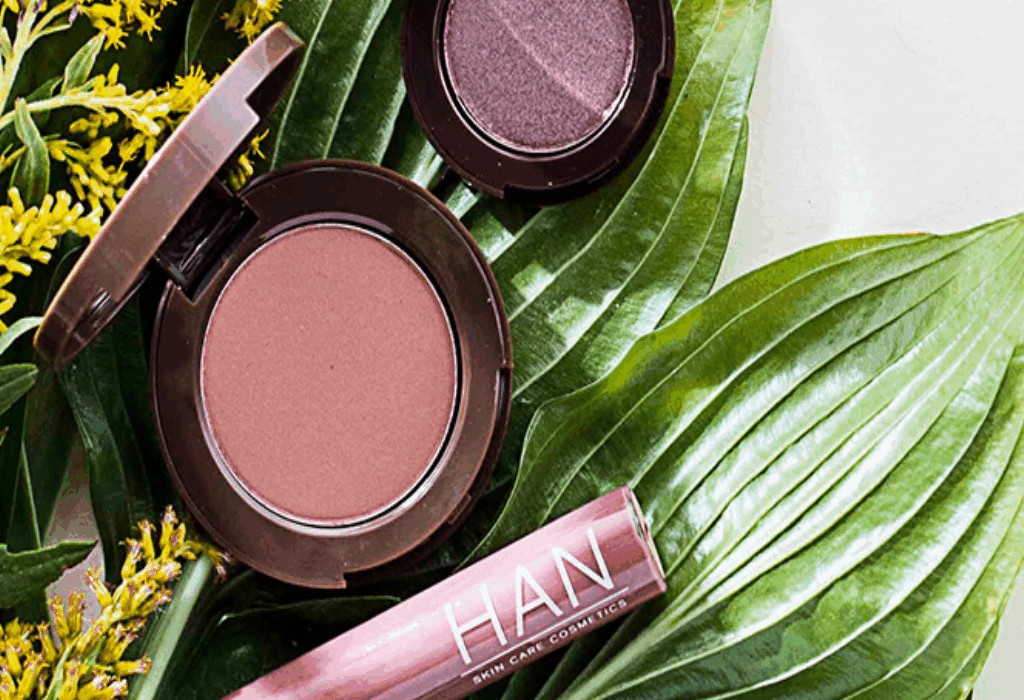 Giving Beauty Cosmetics Lifestyle As Items Women's Cosmetics Executive